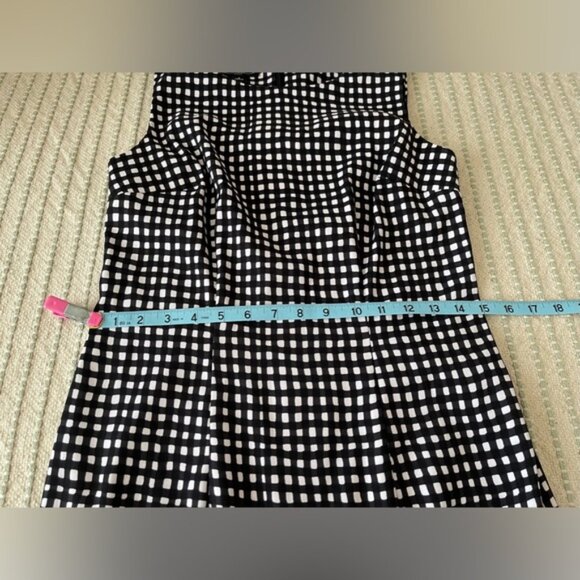 AGB - Black & White Dress with Red Roses - Size: 6 - Picture 6 of 7